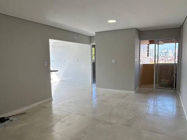 Venda em Vila Cascatinha - São Vicente